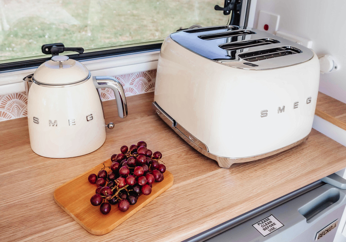 Image of a Campervan - Image 4