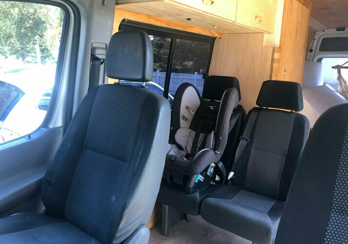 Image of a Campervan - Image 7