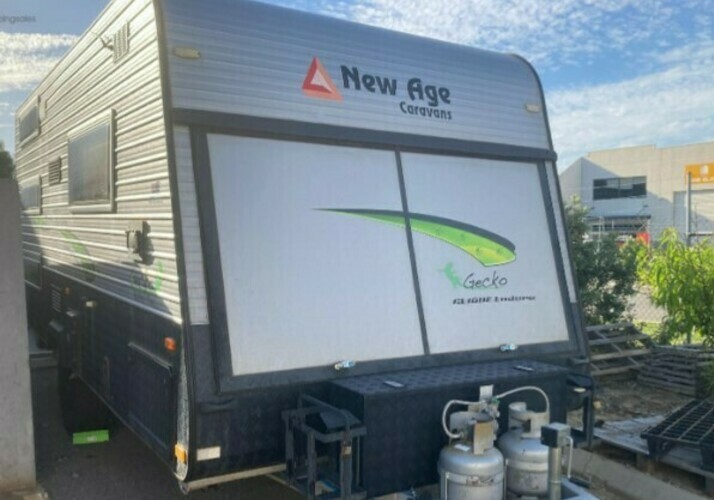 Image of a Caravan - Image 11