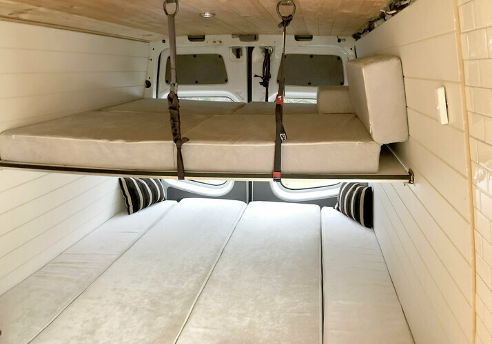 Image of a Campervan - Image 14