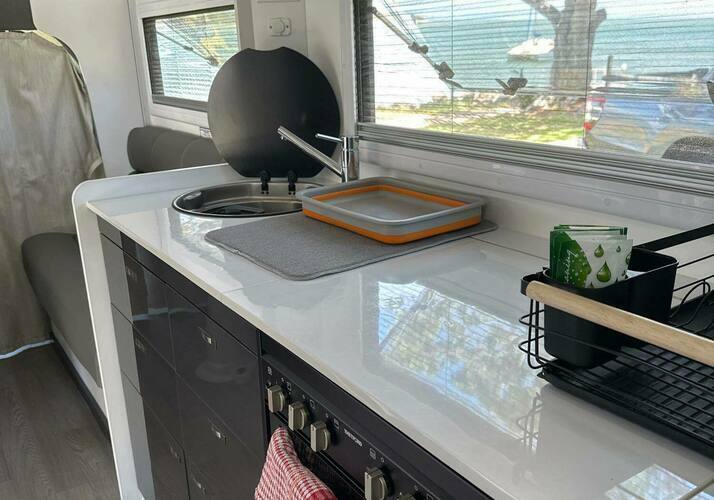 Image of a Motorhome - Image 7
