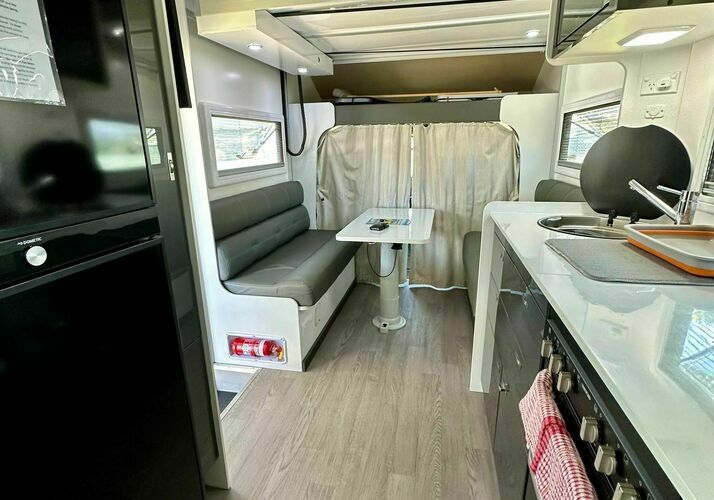 Image of a Motorhome - Image 8