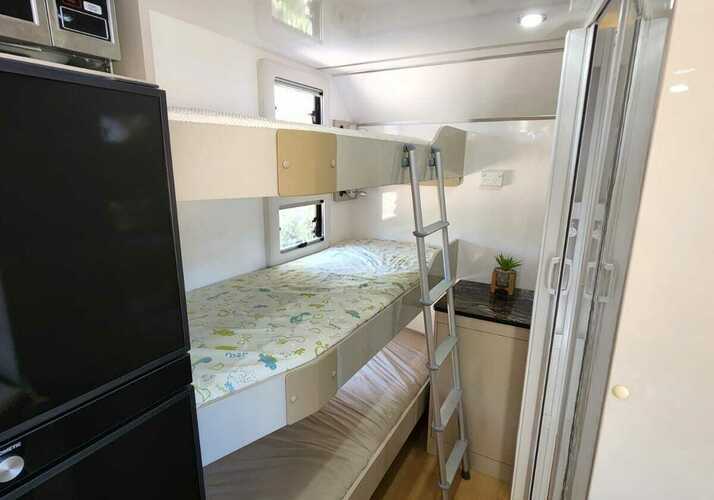 Image of a Caravan - Image 17