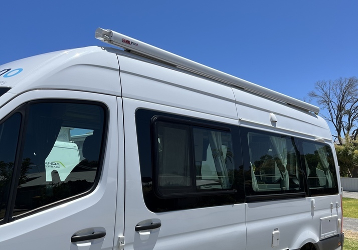Image of a Motorhome - Image 13