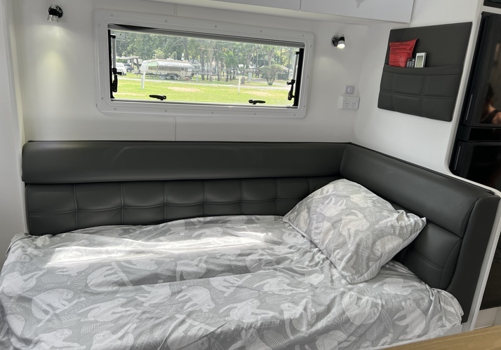 Image of a Caravan - Image 12