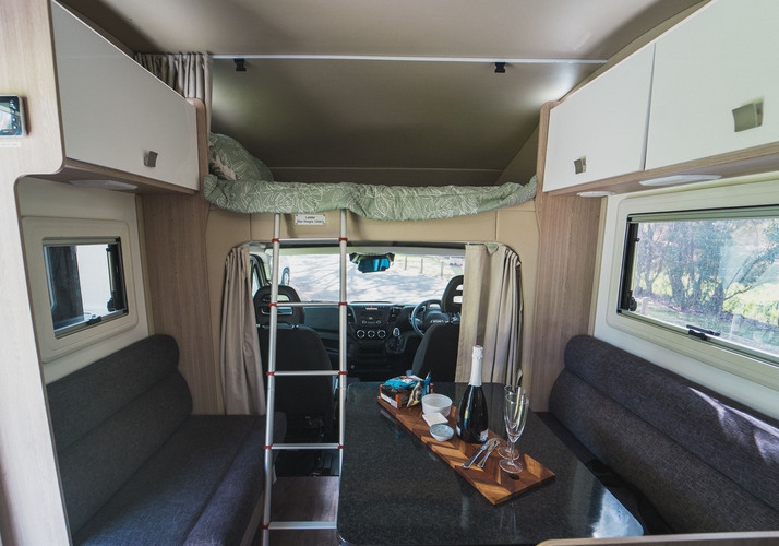 Image of a Motorhome - Image 11