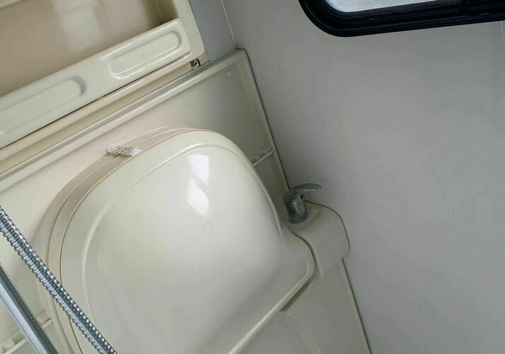 Image of a Motorhome - Image 9