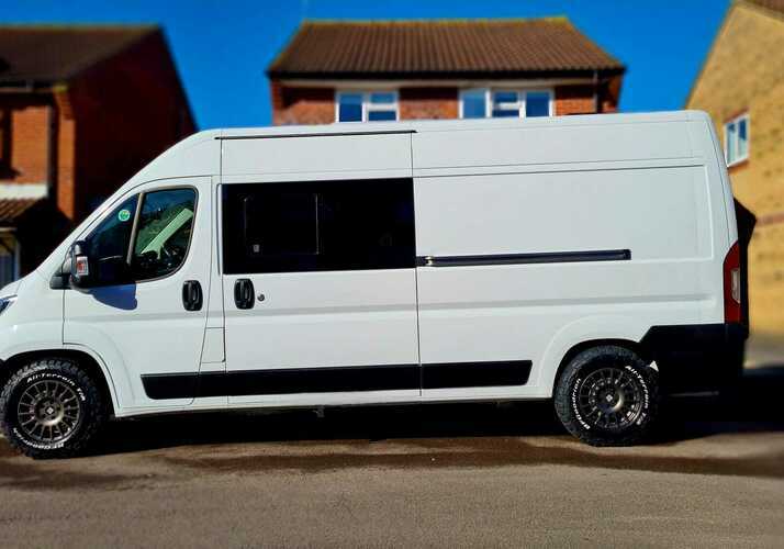 Image of a Campervan - Image 4