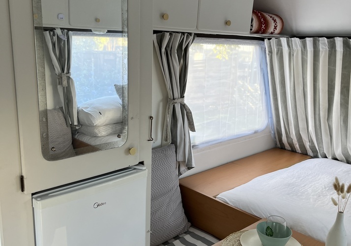 Image of a Caravan - Image 5