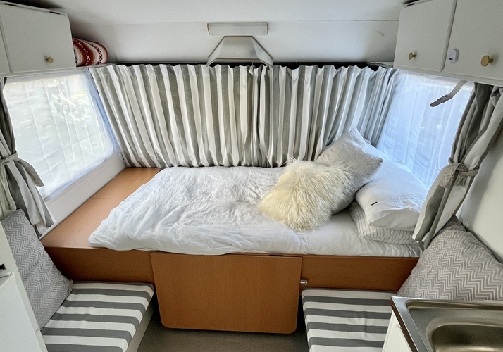 Image of a Caravan - Image 10