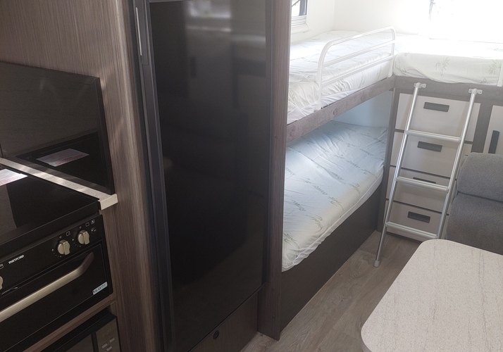 Image of a Caravan - Image 8