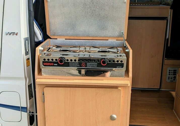 Image of a Campervan - Image 7