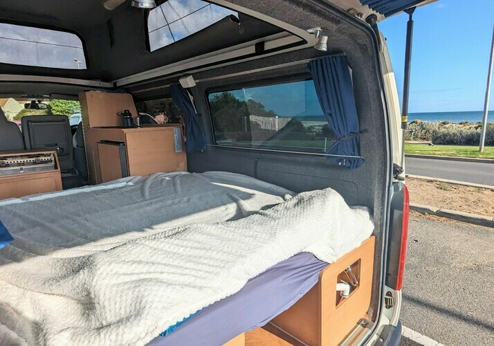 Image of a Campervan - Image 11