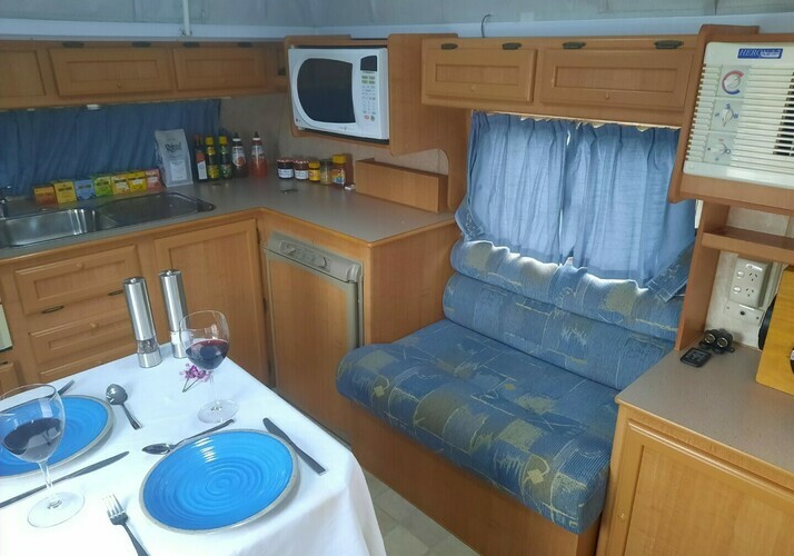 Image of a Caravan - Image 6