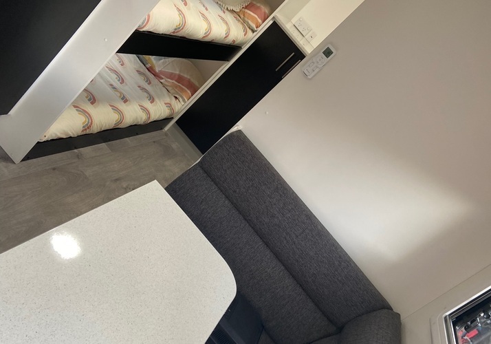 Image of a Caravan - Image 9