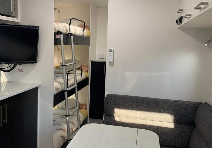 Image of a Caravan - Image 13