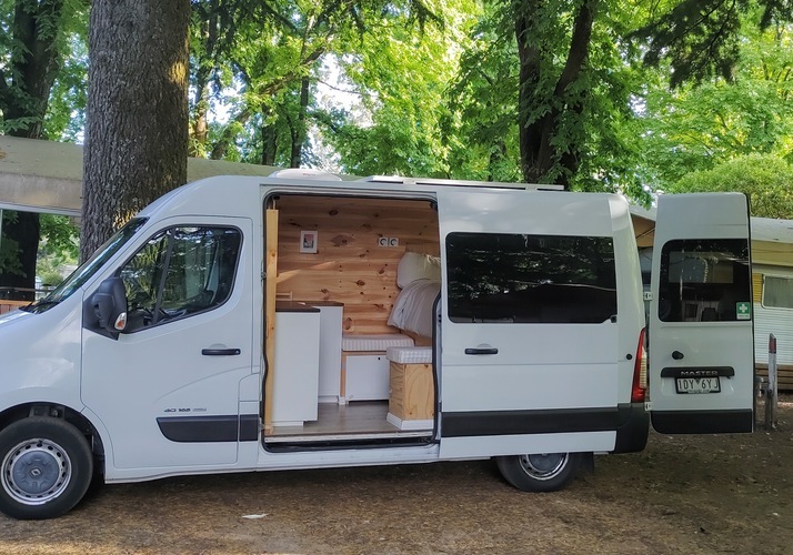 Image of a Campervan - Image 18