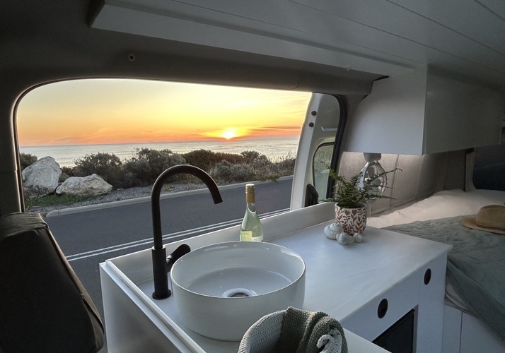 Image of a Campervan - Image 6