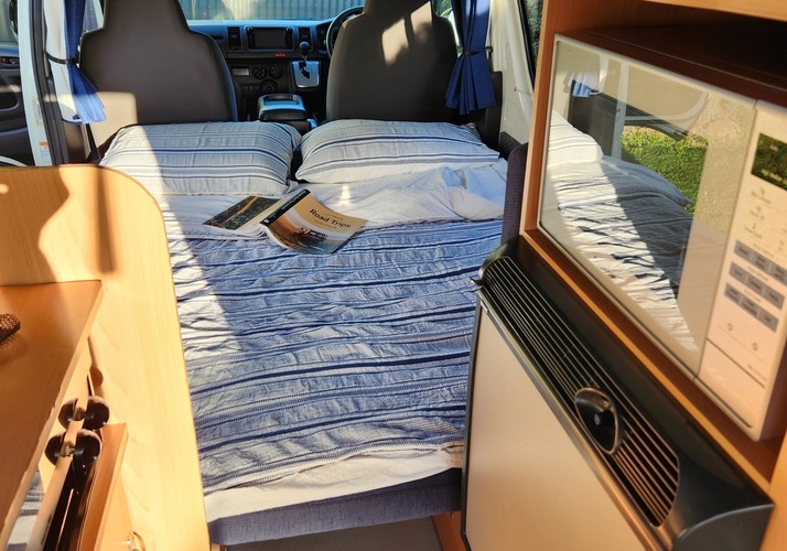 Image of a Campervan - Image 2