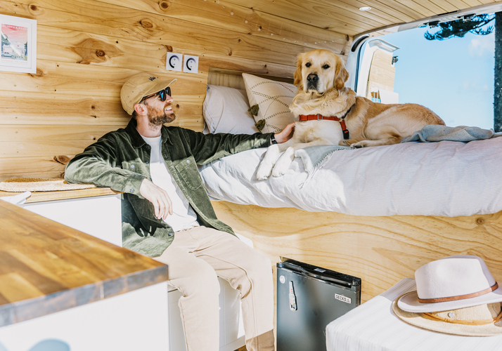 Image of a Campervan - Image 7