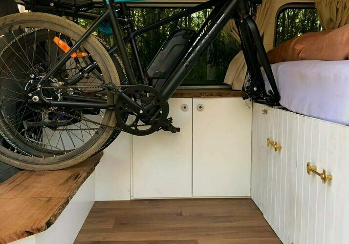 Image of a Campervan - Image 10