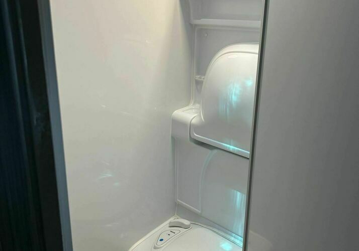 Image of a Caravan - Image 7