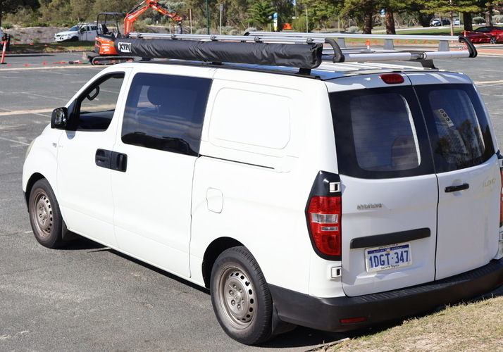 Image of a Campervan - Image 10