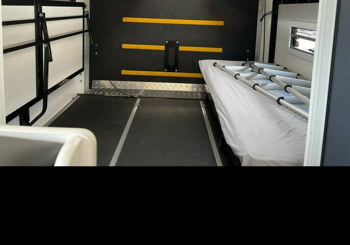 Image of a Caravan - Image 12