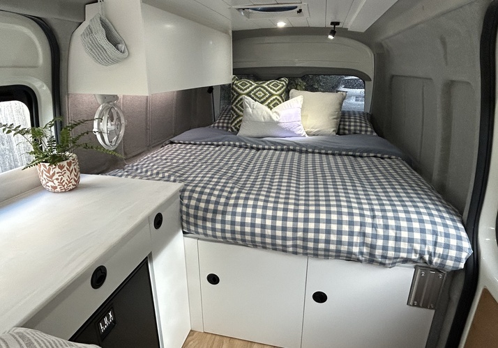 Image of a Campervan - Image 3