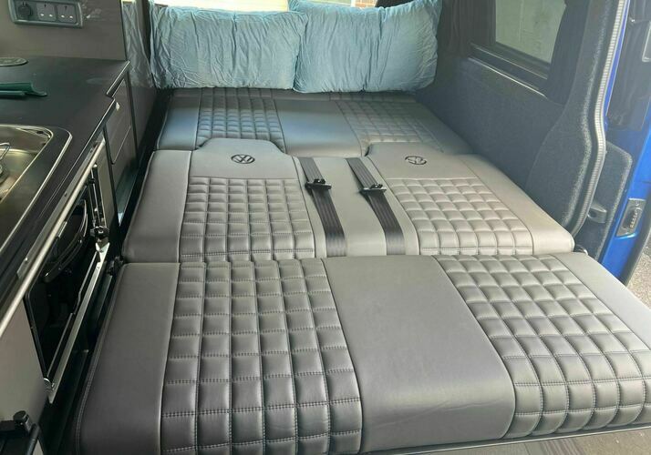Image of a Campervan - Image 11