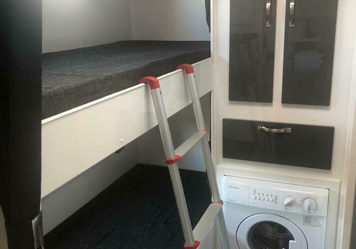 Image of a Caravan - Image 4