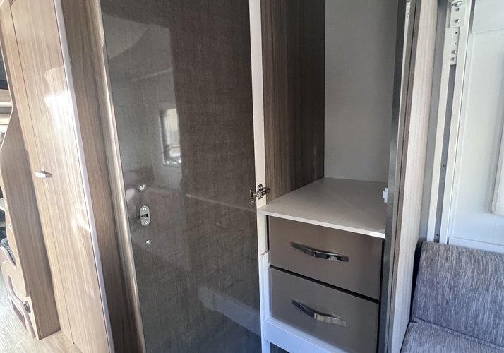 Image of a Motorhome - Image 9
