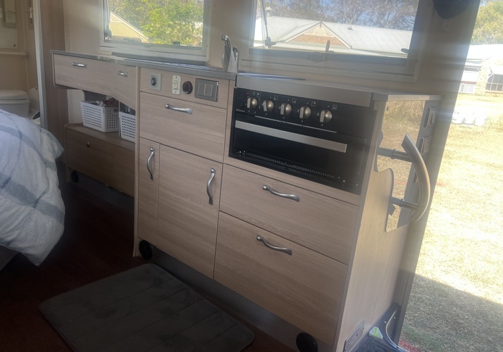 Image of a Motorhome - Image 3