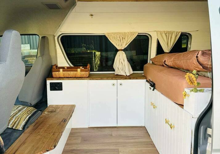 Image of a Campervan - Image 2