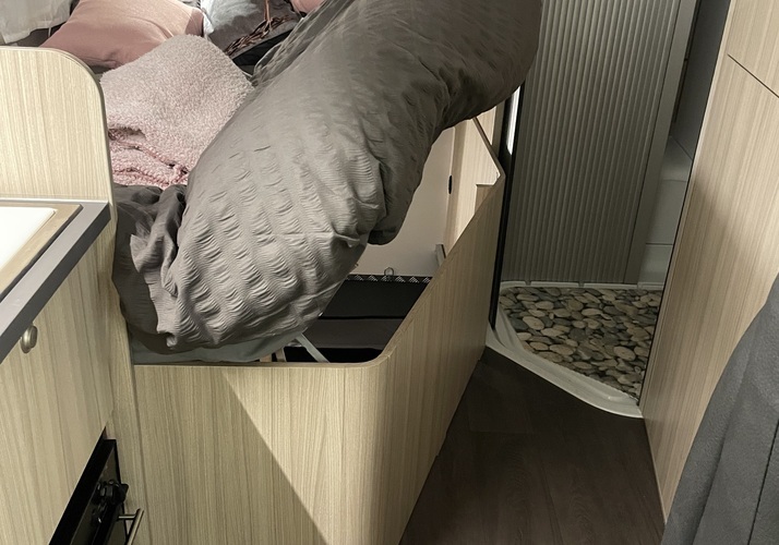 Image of a Motorhome - Image 10