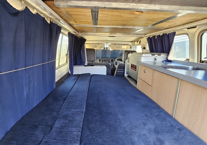 Image of a Campervan - Image 7