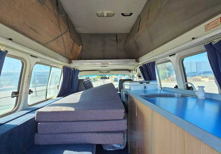Image of a Campervan - Image 6