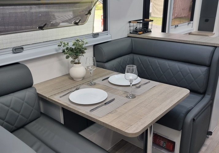 Image of a Caravan - Image 10