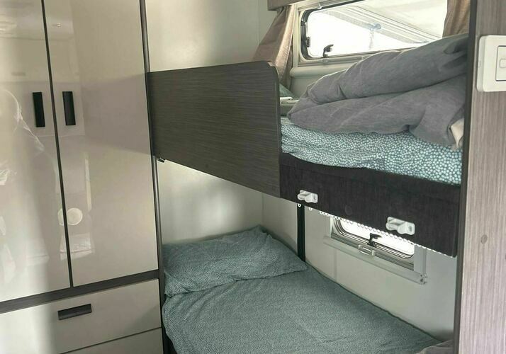 Image of a Caravan - Image 20