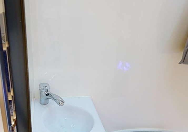 Image of a Caravan - Image 10