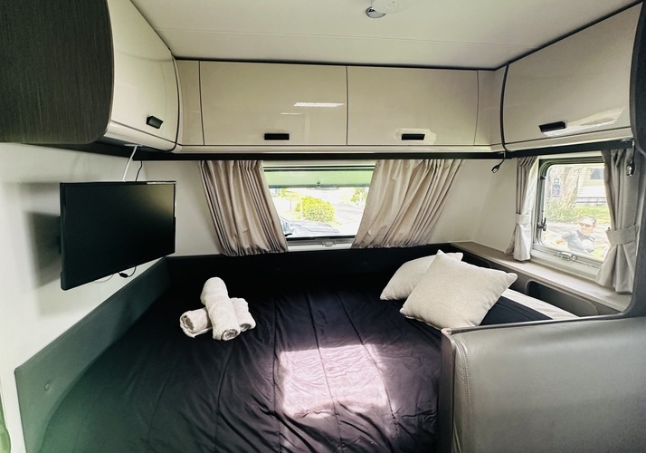 Image of a Caravan - Image 8