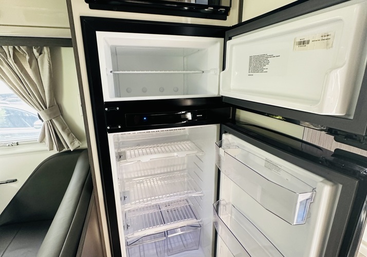 Image of a Caravan - Image 17