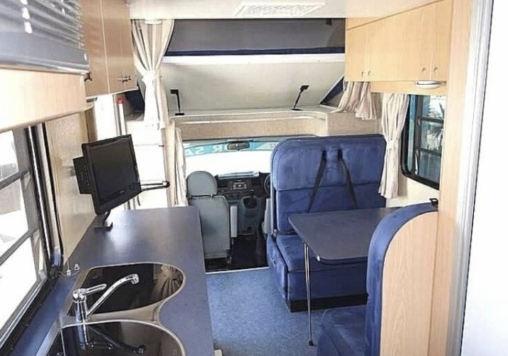 Image of a Motorhome - Image 10