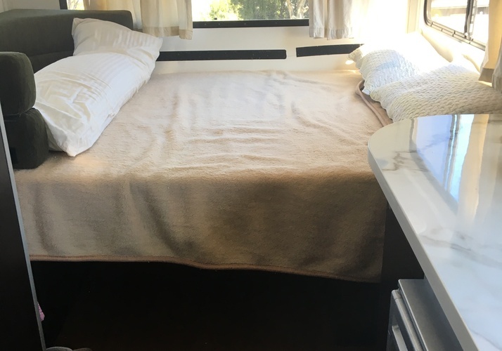 Image of a Motorhome - Image 9
