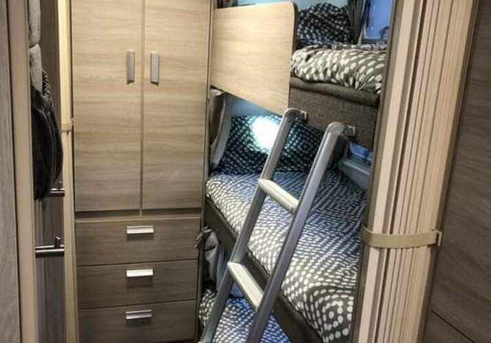 Image of a Caravan - Image 4