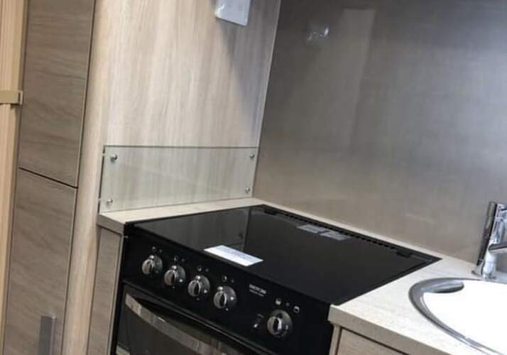 Image of a Caravan - Image 1