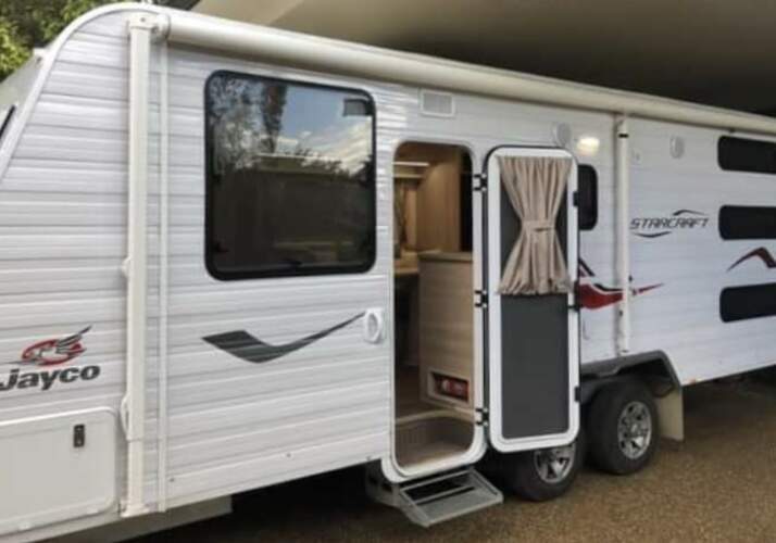 Image of a Caravan - Image 9