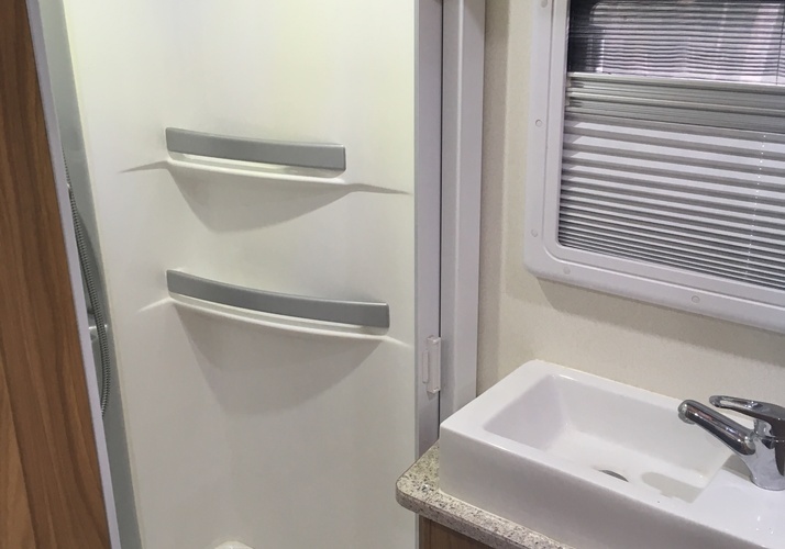 Image of a Caravan - Image 5