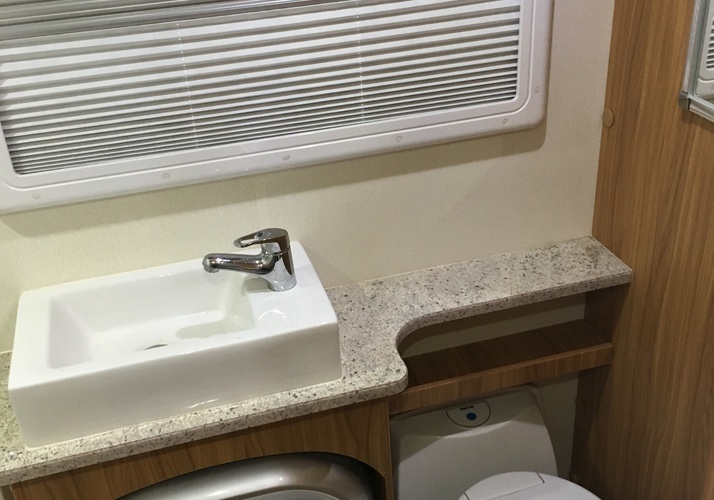 Image of a Caravan - Image 7