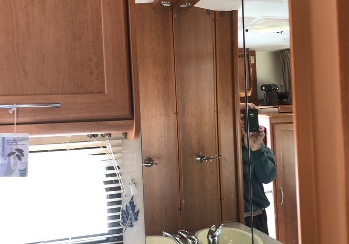 Image of a Motorhome - Image 10